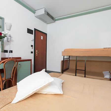 Hotel Zeus Cesenatico Exterior photo